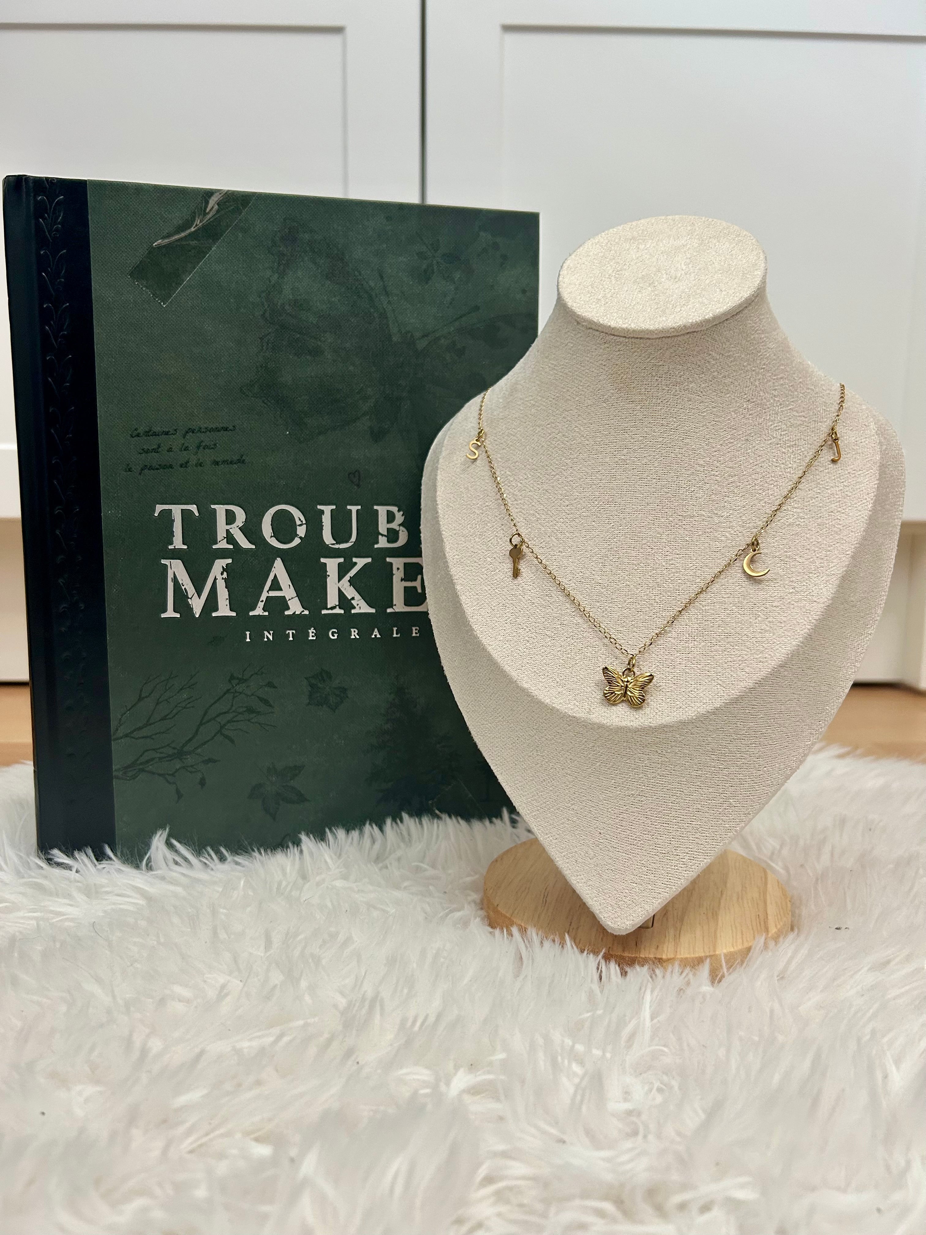 Collier inspiré de Trouble Maker